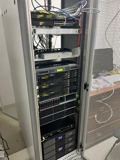 Serverschrank / Netzwerk-Installation von NK IT Service (Foto 8)